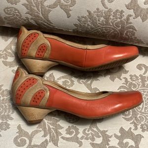 Miz Mooz coral pumps